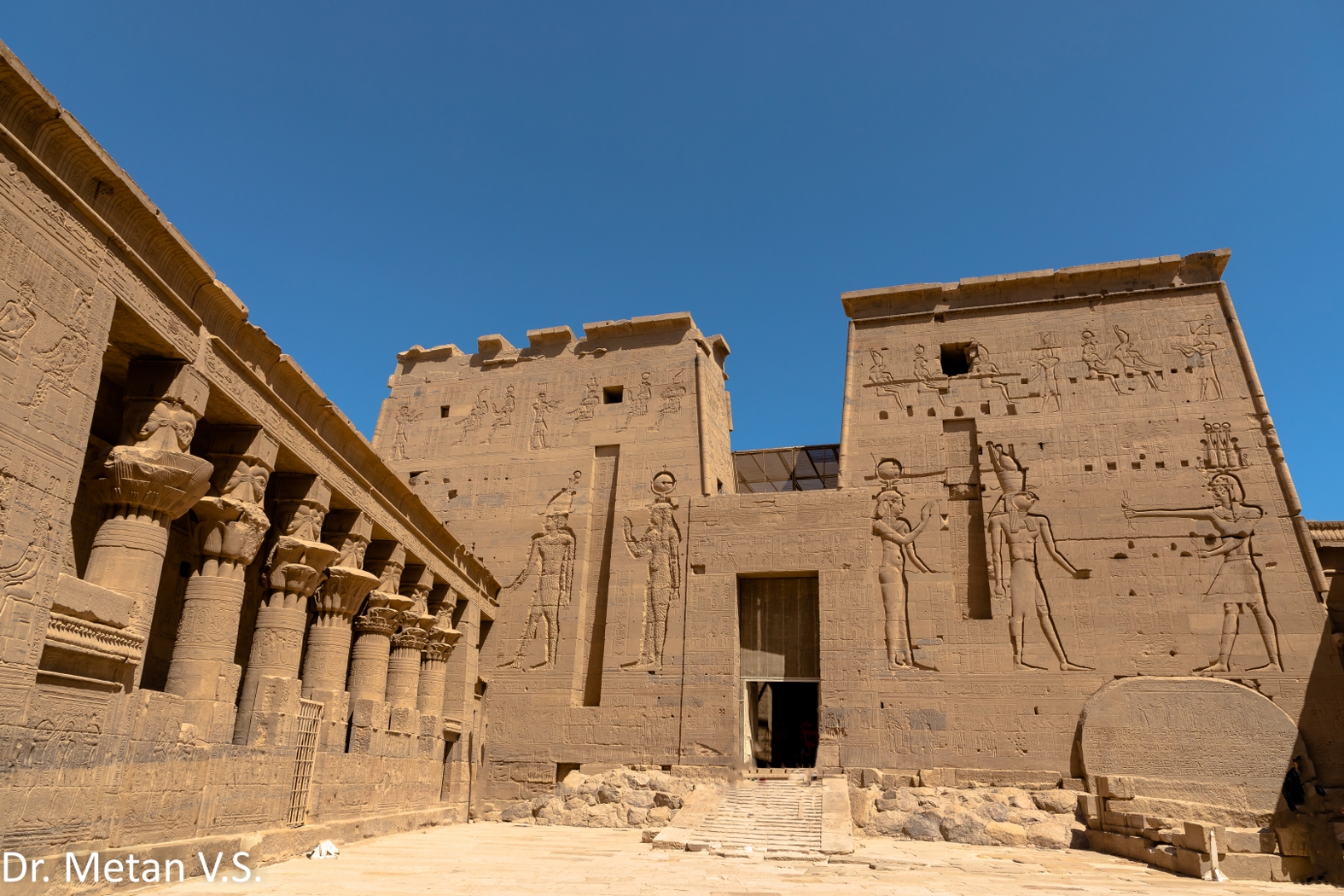 Dr Vyankatesh Metan Solapur Philae Temple Egypt F 1575x1050