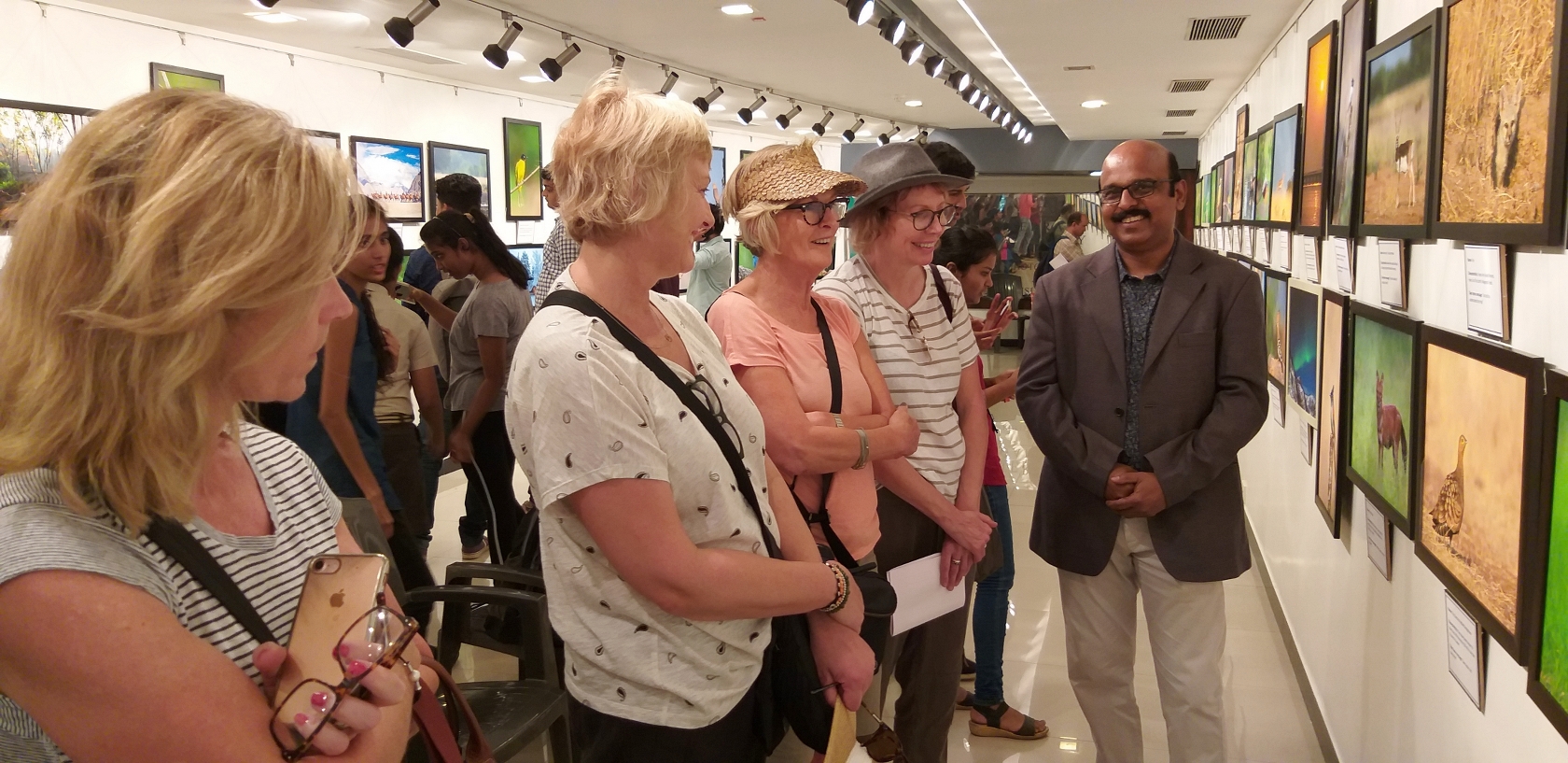 Exhibition at Jehangir Art Gallery Mumbai Dr Vyankatesh Metan H 1680x817