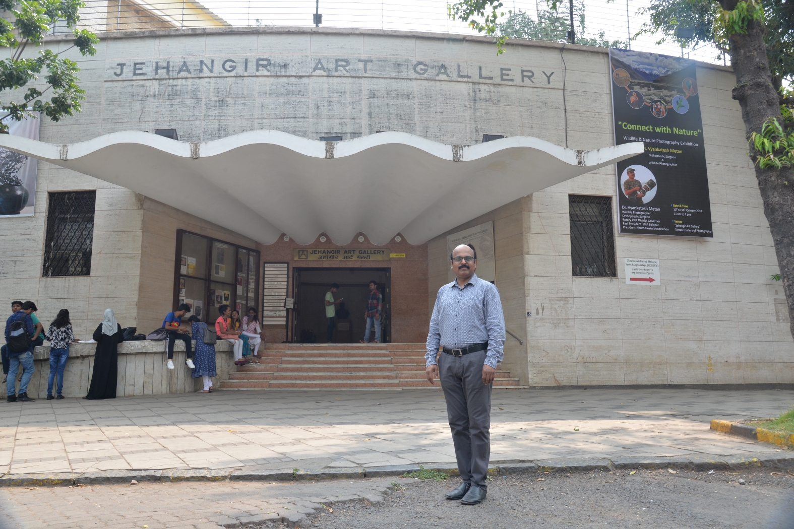 Exhibition at Jehangir Art Gallery Mumbai Dr Vyankatesh Metan Z6 1575x1050