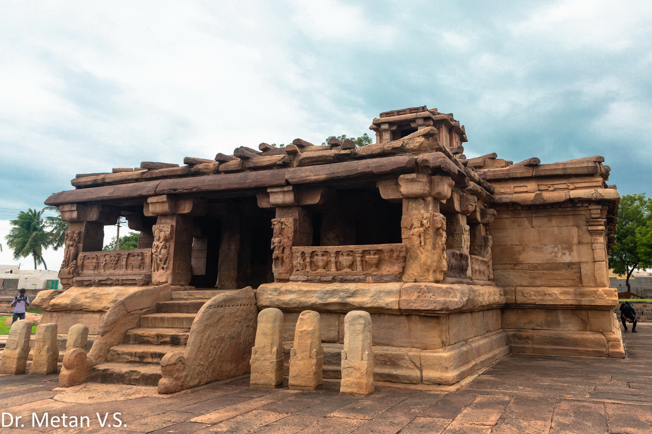 Aihole temple Karnataka image by Dr Vyankatesh Metan Solapur E 1