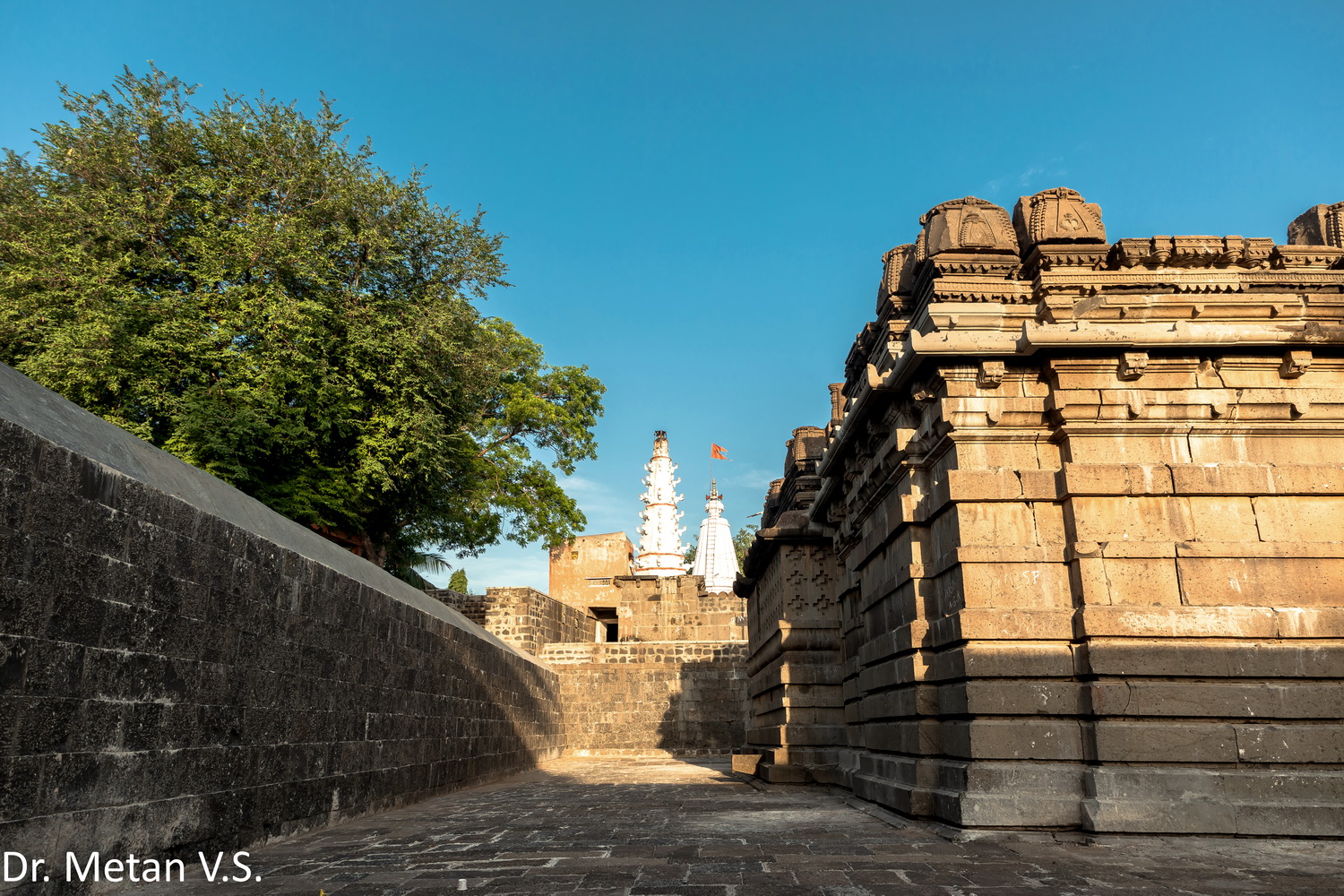 Shri Harihareshwar Temples Hattarsang Kudal sangam image Solapur Dr Vyankatesh Metan J