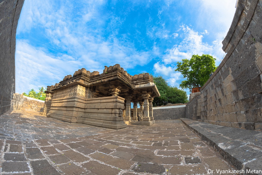 9B Shri Harihareshwar Temples Hattarsang Kudal sangam image Solapur Dr Vyankatesh Metan V61 1